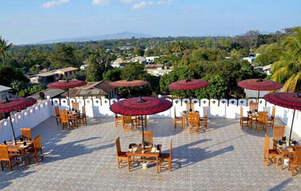 Myat Nan Taw Hotel Loikaw Exterior foto